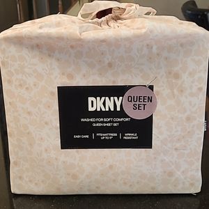 DKNY Queen Sheet Set